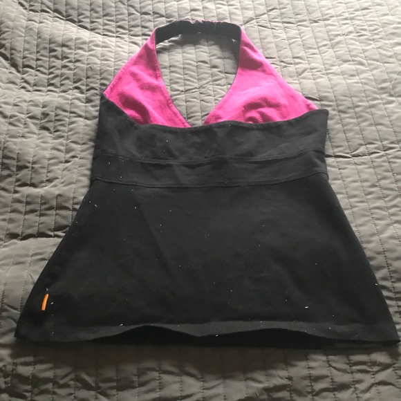 Lucy halter top size medium - Picture 3 of 3
